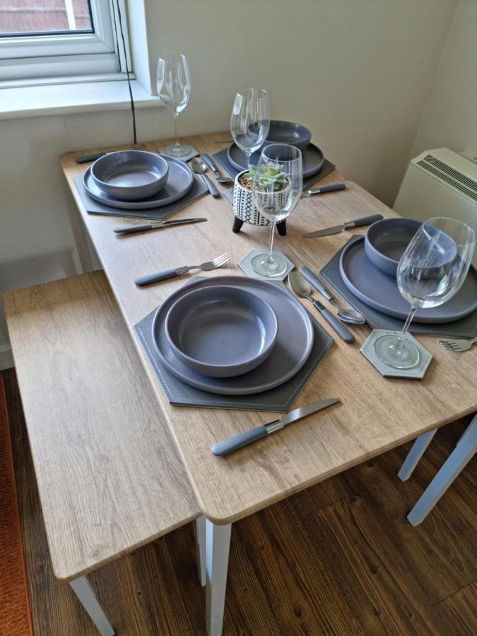 Lovely 2 Bedroom Serviced Apartment With Parking Mansfield Exterior photo