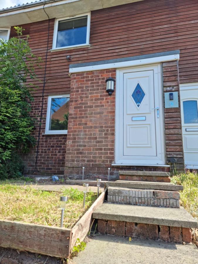 Lovely 2 Bedroom Serviced Apartment With Parking Mansfield Exterior photo